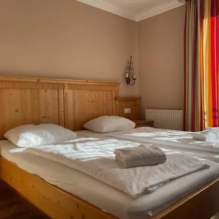Landgasthof Fuerstenbrunn 3* גרודיג